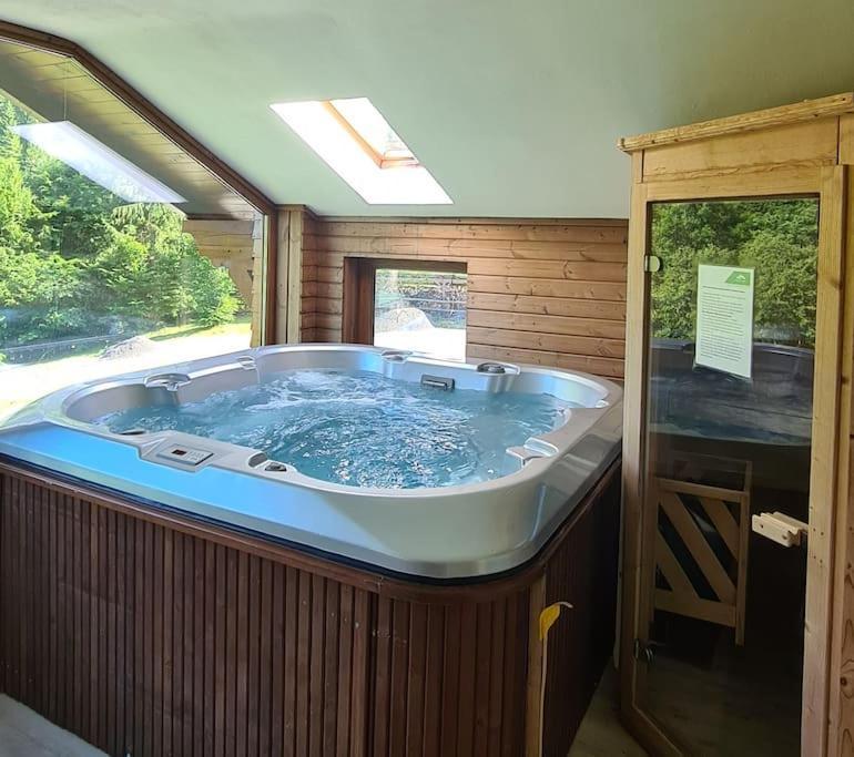 Pensiune Subcrai Cu Centru Spa Zărneşti Extérieur photo