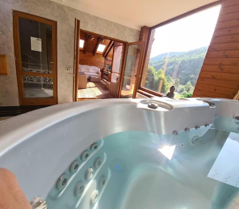 Pensiune Subcrai Cu Centru Spa Zărneşti Extérieur photo