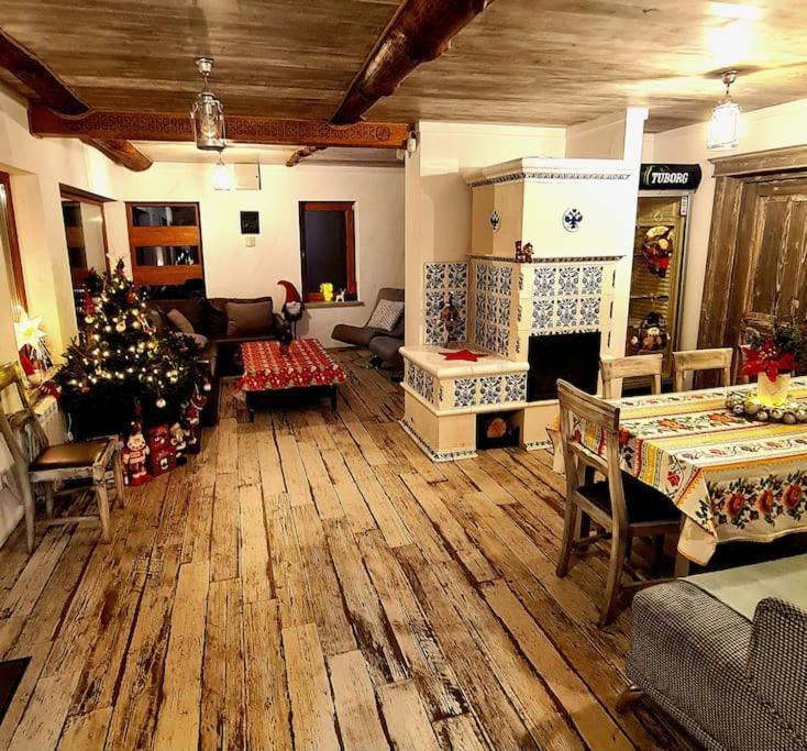 Pensiune Subcrai Cu Centru Spa Zărneşti Extérieur photo