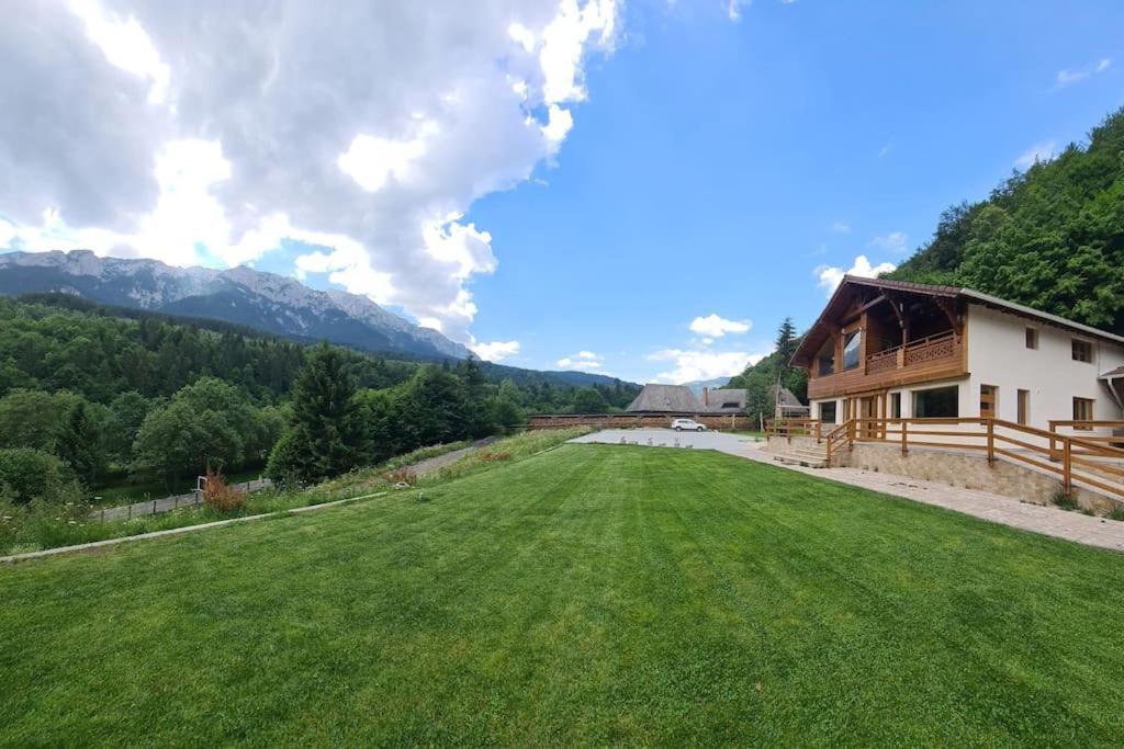 Pensiune Subcrai Cu Centru Spa Zărneşti Extérieur photo