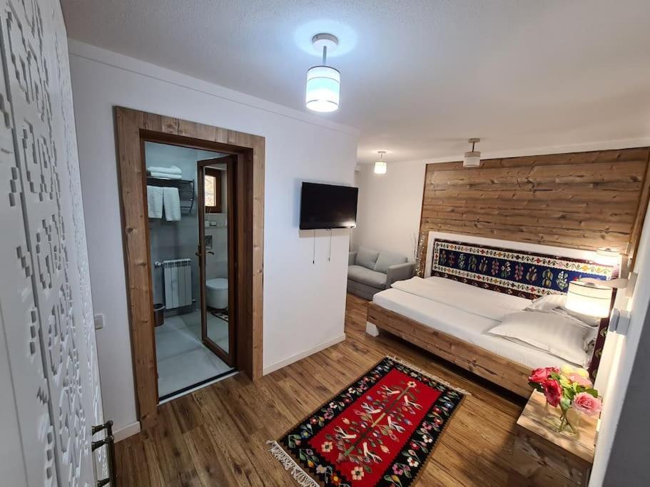 Pensiune Subcrai Cu Centru Spa Zărneşti Extérieur photo